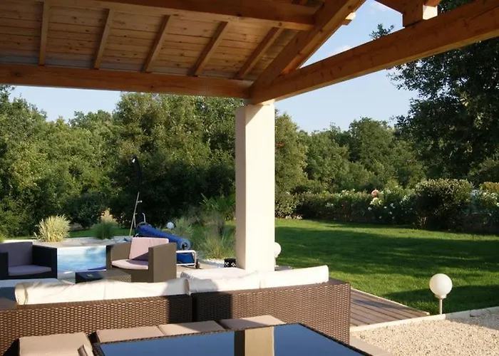 Thierry Piscine Privee Et Terrain Clos Méjannes-le-Clap