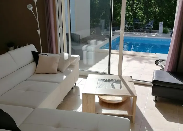 Thierry Piscine Privee Et Terrain Clos Méjannes-le-Clap